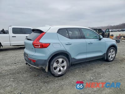 Trzecie zdjęcie samochodu z tyłu: 2019 VOLVO XC40 T4 MOMENTUM VIN:YV4AC2HK7K2090006 - miniatura
