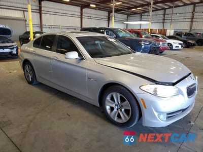 Czwarte zdjęcie samochodu z boku: 2013 BMW 528 I VIN:WBAXG5C51DD233721 - miniatura