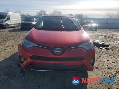 Piąte zdjęcie samochodu w środku: 2017 TOYOTA RAV4 XLE VIN:2T3WFREV8HW401188 - miniatura