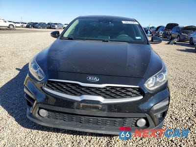 Piąte zdjęcie samochodu w środku: 2019 KIA FORTE FE VIN:3KPF24AD7KE127349 - miniatura