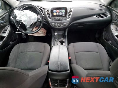 Zdjęcie 8 z 12 samochodu: 2017 CHEVROLET MALIBU LT VIN:1G1ZE5ST4HF249447 - miniatura