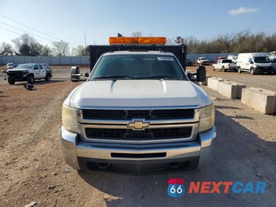 Piąte zdjęcie samochodu w środku: 2007 CHEVROLET SILVERADO FLATBED TRUCK VIN:1GBJC34K27E560855 - miniatura