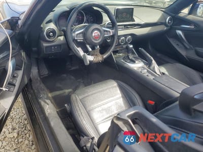 Zdjęcie 8 z 13 samochodu: 2017 FIAT 124 SPIDER CLASSICA VIN:JC1NFAEK2H0104003 - miniatura