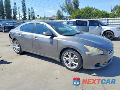 Czwarte zdjęcie samochodu z boku: 2014 NISSAN MAXIMA 3.5 SV VIN:1N4AA5AP0EC483494 - miniatura