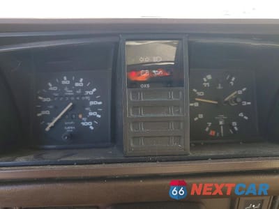 Zdjęcie 9 z 13 samochodu: 1987 VOLKSWAGEN VANAGON KOMBI VIN:WV2XB0256GH018257 - miniatura