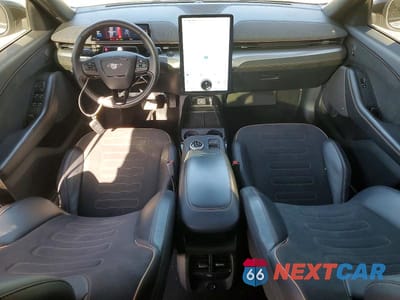Zdjęcie 8 z 13 samochodu: 2022 FORD MUSTANG MACH-E GT VIN:3FMTK4SE5NMA14869 - miniatura