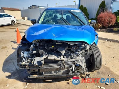 Piąte zdjęcie samochodu w środku: 2021 NISSAN KICKS S VIN:3N1CP5BV0ML471933 - miniatura
