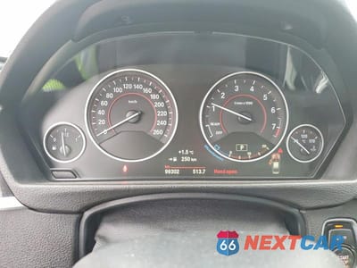 Zdjęcie 9 z 11 samochodu: 2017 BMW 330 XI VIN:WBA8D9C31HA005681 - miniatura