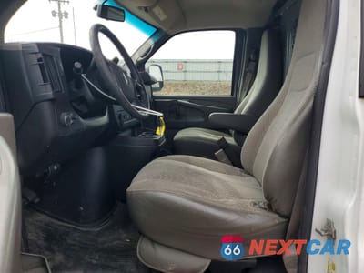 Zdjęcie 7 z 13 samochodu: 2015 GMC SAVANA 2500 CARGO UTILITY / SERVICE VAN VIN:1GTW7FCF9F1174001 - miniatura