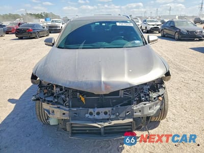 Piąte zdjęcie samochodu w środku: 2016 LINCOLN MKC SELECT VIN:5LMCJ2C99GUJ24621 - miniatura