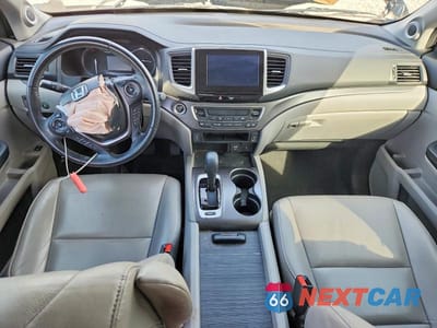 Zdjęcie 8 z 13 samochodu: 2017 HONDA PILOT EXL VIN:5FNYF5H59HB044963 - miniatura