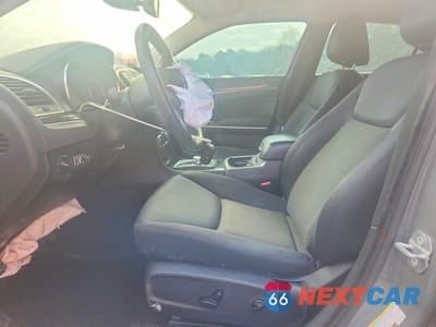 Zdjęcie 7 z 11 samochodu: 2019 CHRYSLER 300 TOURING VIN:2C3CCAAG8KH569610 - miniatura