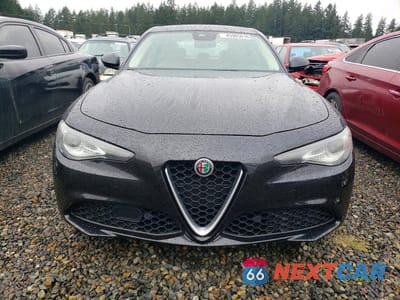 Piąte zdjęcie samochodu w środku: 2017 ALFA ROMEO GIULIA TI Q4 VIN:ZARFAEEN5H7542597 - miniatura
