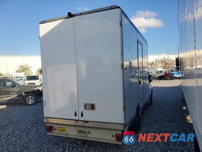 Czwarte zdjęcie samochodu z boku: 2020 FORD TRANSIT DELIVERY TRUCK VIN:1FDBW5Z8XLKB24942 - miniatura