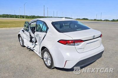 Trzecie zdjęcie samochodu z tyłu: 2024 TOYOTA COROLLA LE VIN:5YFB4MDE1RP115476 - miniatura