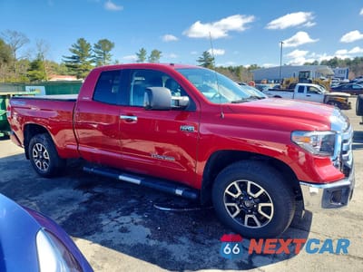 Czwarte zdjęcie samochodu z boku: 2018 TOYOTA TUNDRA LIMITED VIN:5TFBY5F18JX771247 - miniatura
