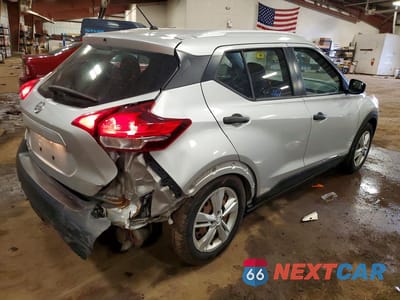 Trzecie zdjęcie samochodu z tyłu: 2018 NISSAN KICKS S VIN:3N1CP5CU2JL520325 - miniatura