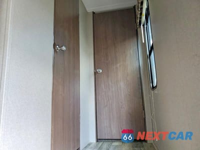 Piąte zdjęcie samochodu w środku: 2018 KEYSTONE HIDEOUT CAMPER VIN:4YDF31526J7245120 - miniatura