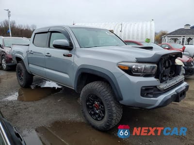Czwarte zdjęcie samochodu z boku: 2017 TOYOTA TACOMA TRD PRO VIN:5TFCZ5ANXHX047727 - miniatura