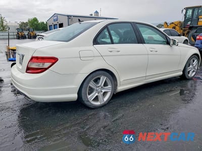 Trzecie zdjęcie samochodu z tyłu: 2010 MERCEDES-BENZ C 300 VIN:WDDGF5EB2AF400604 - miniatura