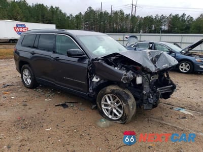 Czwarte zdjęcie samochodu z boku: 2023 JEEP GRAND CHEROKEE L LAREDO VIN:1C4RJKAG3P8807801 - miniatura
