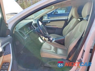 Zdjęcie 7 z 12 samochodu: 2016 VOLVO XC60 T5 PREMIER VIN:YV4612RK3G2849381 - miniatura