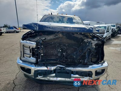 Piąte zdjęcie samochodu w środku: 2019 FORD F350 SUPER DUTY VIN:1FT8W3BT5KEC59468 - miniatura