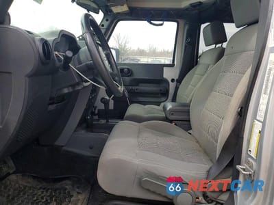 Zdjęcie 7 z 13 samochodu: 2008 JEEP WRANGLER UNLIMITED RUBICON VIN:1J4GA69148L602012 - miniatura