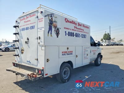 Czwarte zdjęcie samochodu z boku: 2019 FORD ECONOLINE E350 SUPER DUTY CUTAWAY VAN VIN:1FDWE3F64KDC04137 - miniatura