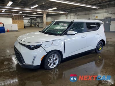 2023 KIA SOUL LX KNDJ23AU0P7876277 - główne zdjęcie licytacji z USA - miniatura