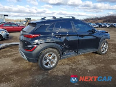 Trzecie zdjęcie samochodu z tyłu: 2022 HYUNDAI KONA SEL VIN:KM8K3CAB1NU911967 - miniatura