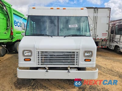 Piąte zdjęcie samochodu w środku: 2004 FORD E450 DELIVERY TRUCK VIN:1FCLE49L74HB30030 - miniatura