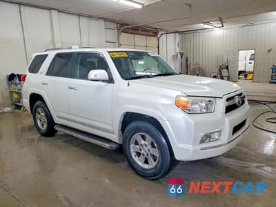Czwarte zdjęcie samochodu z boku: 2011 TOYOTA 4RUNNER SR5 VIN:JTEBU5JR4B5049422 - miniatura