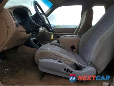 Zdjęcie 7 z 13 samochodu: 1998 FORD EXPLORER VIN:1FMYU22E6WUC02382 - miniatura