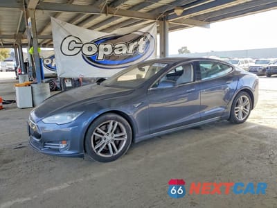 2014 TESLA MODEL S 5YJSA1H17EFP61285 - główne zdjęcie licytacji z USA - miniatura