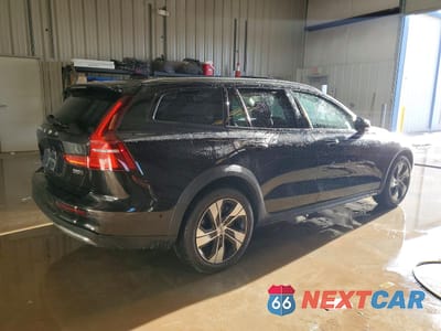 Trzecie zdjęcie samochodu z tyłu: 2025 VOLVO V60 CROSS COUNTRY PLUS VIN:YV4L12WK9S2147338 - miniatura