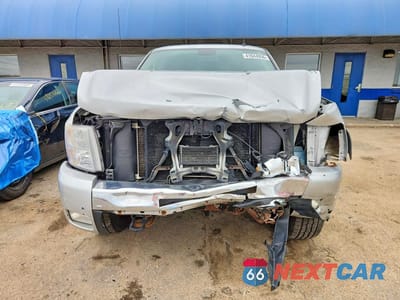 Piąte zdjęcie samochodu w środku: 2010 CHEVROLET SILVERADO K1500 LTZ VIN:3GCRKTE29AG122429 - miniatura