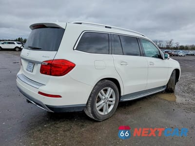 Trzecie zdjęcie samochodu z tyłu: 2015 MERCEDES-BENZ GL 450 4MATIC VIN:4JGDF6EE9FA513883 - miniatura