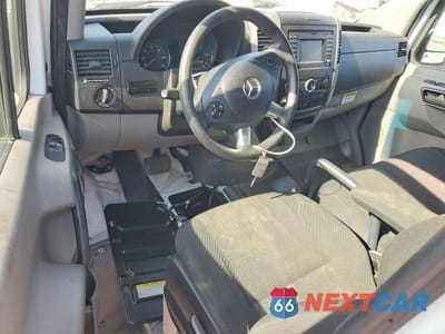 Zdjęcie 8 z 14 samochodu: 2017 MERCEDES BENZ SPRINTER 3500 DELIVERY VAN VIN:WD3PF1CD7HP383160 - miniatura