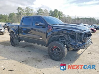 Czwarte zdjęcie samochodu z boku: 2022 RAM 1500 LARAMIE VIN:1C6SRFJT7NN170559 - miniatura