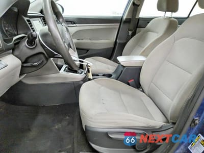 Zdjęcie 7 z 11 samochodu: 2019 HYUNDAI ELANTRA SE VIN:5NPD74LF8KH433303 - miniatura