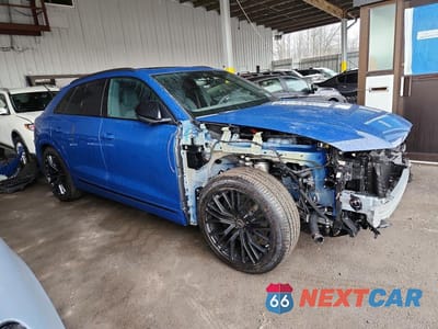 Czwarte zdjęcie samochodu z boku: 2025 AUDI SQ8 PRESTIGE VIN:WA1CWBF16SD012375 - miniatura