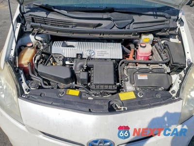 Zdjęcie 11 z 12 samochodu: 2014 TOYOTA PRIUS THREE VIN:JTDKN3DU6E0379828 - miniatura