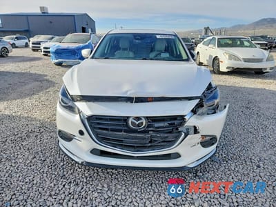Piąte zdjęcie samochodu w środku: 2018 MAZDA 3 GRAND TOURING VIN:3MZBN1W33JM177557 - miniatura