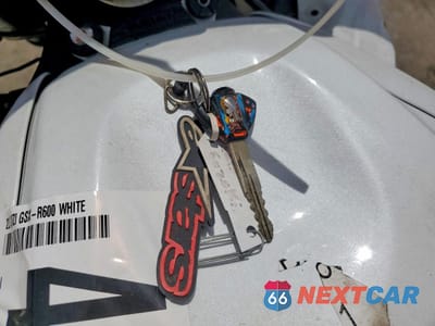 Zdjęcie 8 z 9 samochodu: 2023 SUZUKI GSX-R600 VIN:JS1GN7FA4P7100901 - miniatura