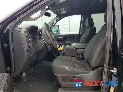 Zdjęcie 7 z 12 samochodu: 2023 CHEVROLET SILVERADO K2500 CUSTOM VIN:1GC5YME73PF158349 - miniatura