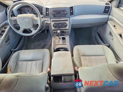 Zdjęcie 8 z 13 samochodu: 2006 JEEP GRAND CHEROKEE LAREDO VIN:1J4GR48K56C262731 - miniatura