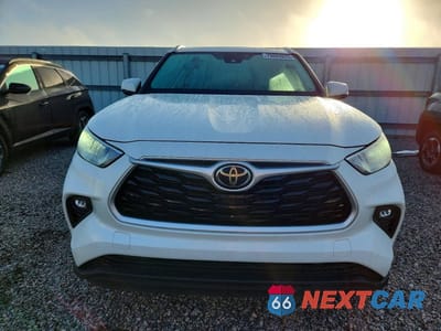 Piąte zdjęcie samochodu w środku: 2020 TOYOTA HIGHLANDER XLE VIN:5TDGZRAH8LS018860 - miniatura