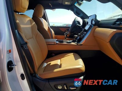 Zdjęcie 7 z 14 samochodu: 2025 LEXUS LX 600 LUXURY VIN:JTJGB7CX6S4081153 - miniatura