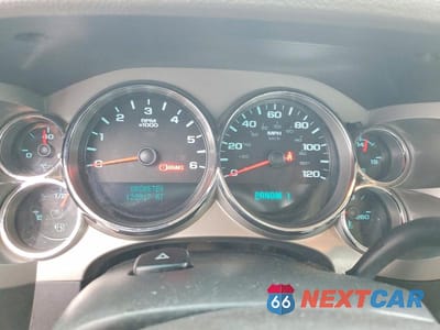 Zdjęcie 9 z 11 samochodu: 2012 CHEVROLET SILVERADO FLATBED TRUCK VIN:1GB3KZCG9CF149212 - miniatura